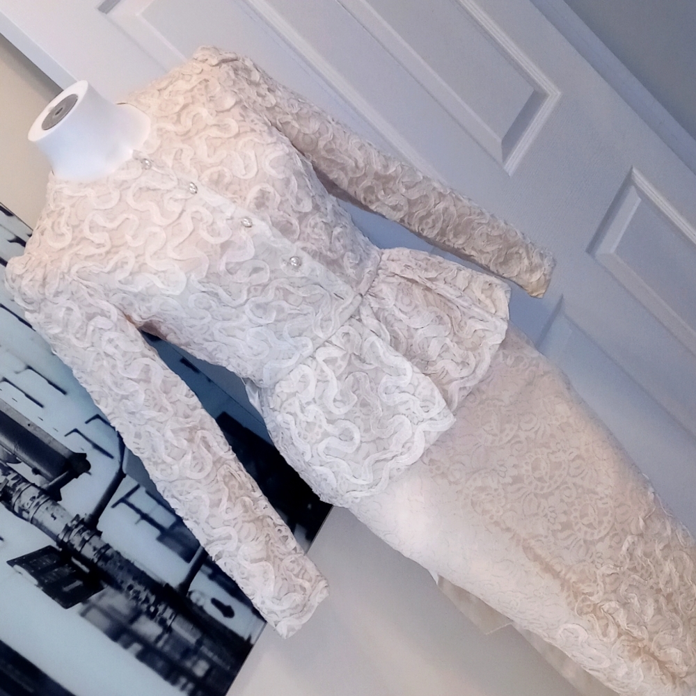 Lace skirt suit